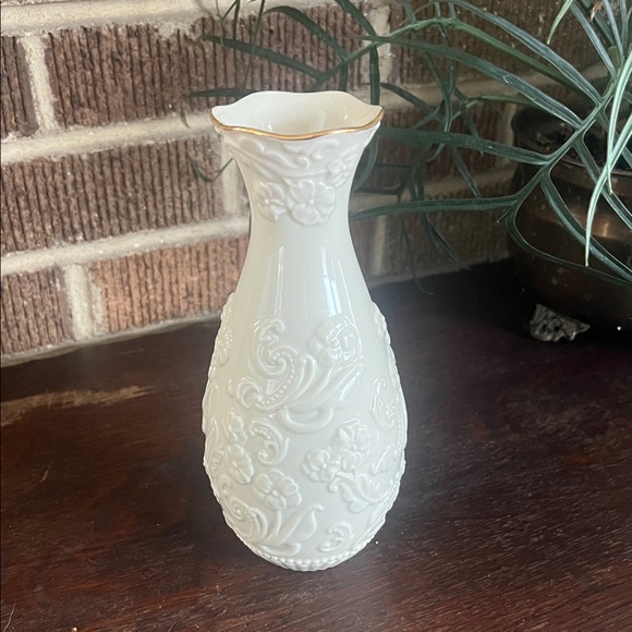 Lenox Ceramic Floral Bud Vase - Picture 1 of 7
